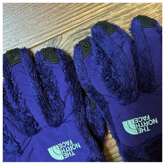 The North Face Denali Thermal Touchscreen Gloves - Picture 4 of 6